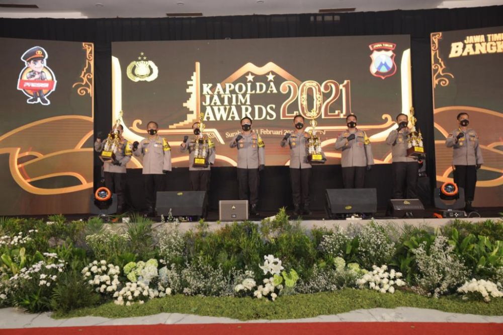 Kapolda Jatim Beri Reward pada anggota Mahameru