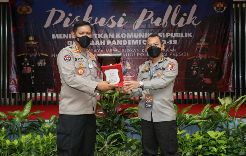 Kabid Humas Polda Jatim buka langsung diskusi publik
