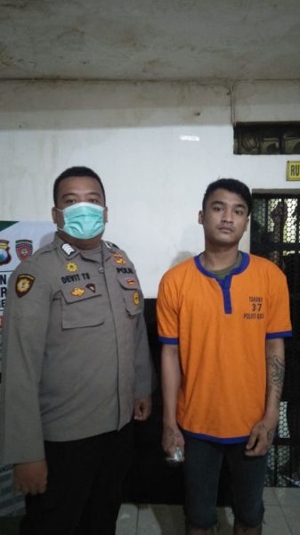 Tersangka diamankan Satnarkoba Polres Gresik