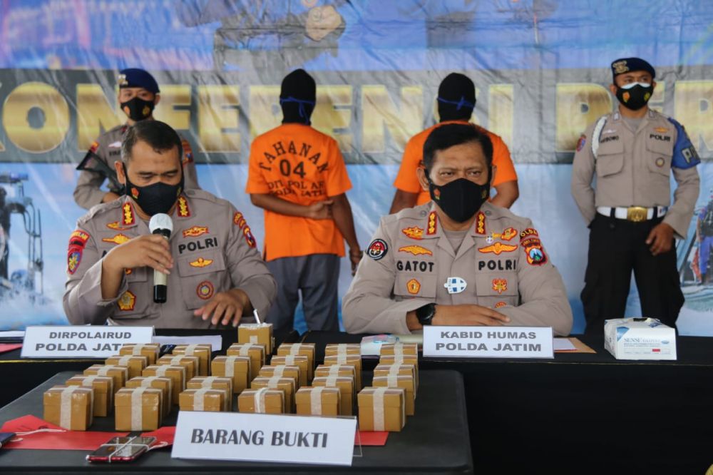Dua Tersangka Penjual, Pembeli Bom Ikan Ditangkap Ditpolairud