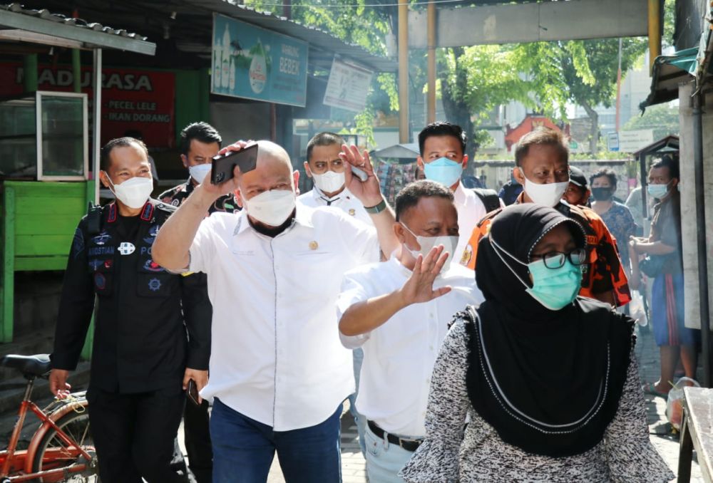 Ketua DPD RI, AA LaNyalla Mahmud Mattalitti saat meninjau Taman Pendidikan Al Quran Al Muhajirin TK Bina Mastra, Kota Surabaya, Jawa Timur. Minggu (21/02/21)