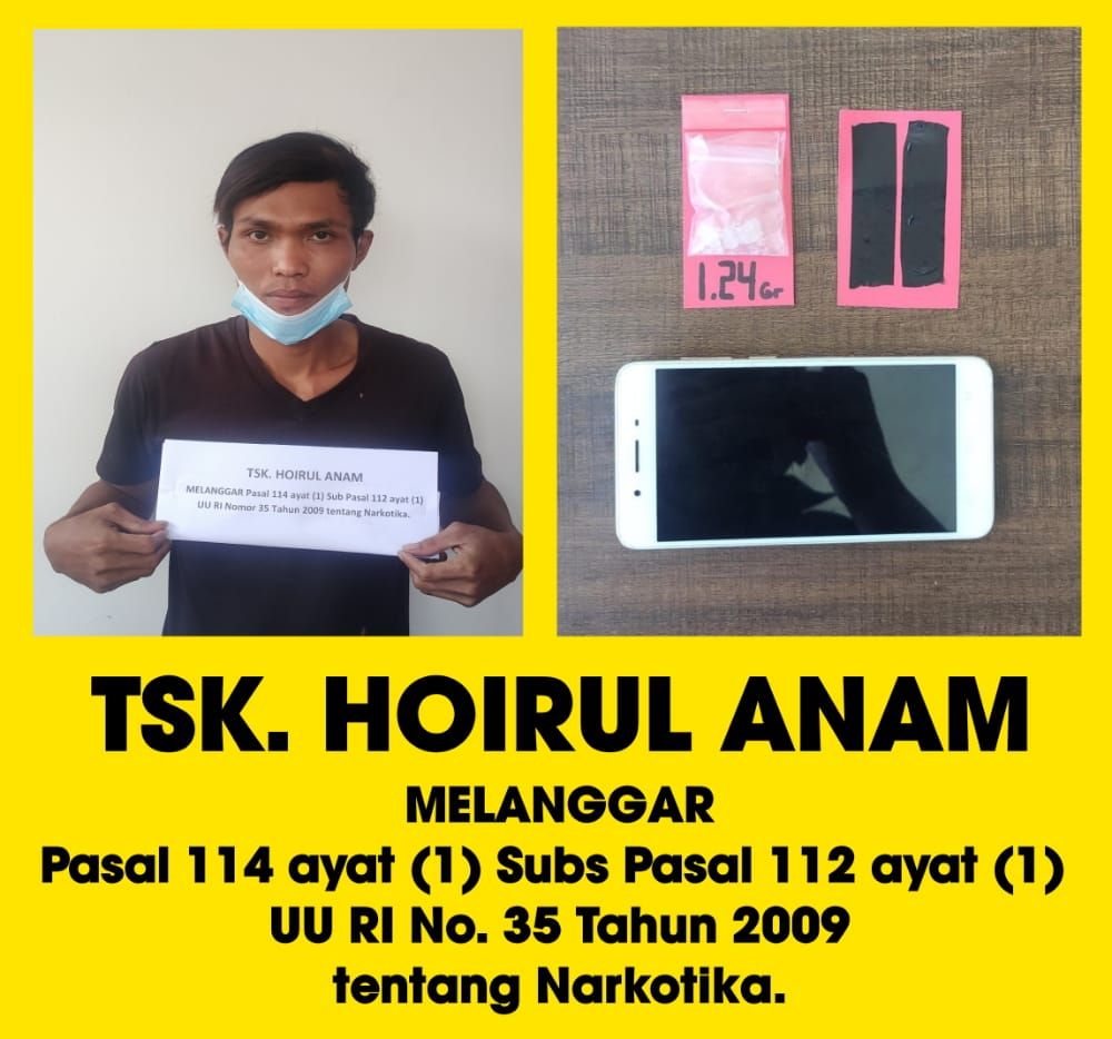 Tersangka yang diamankan Satresnarkoba Polres Gresik bersama BB