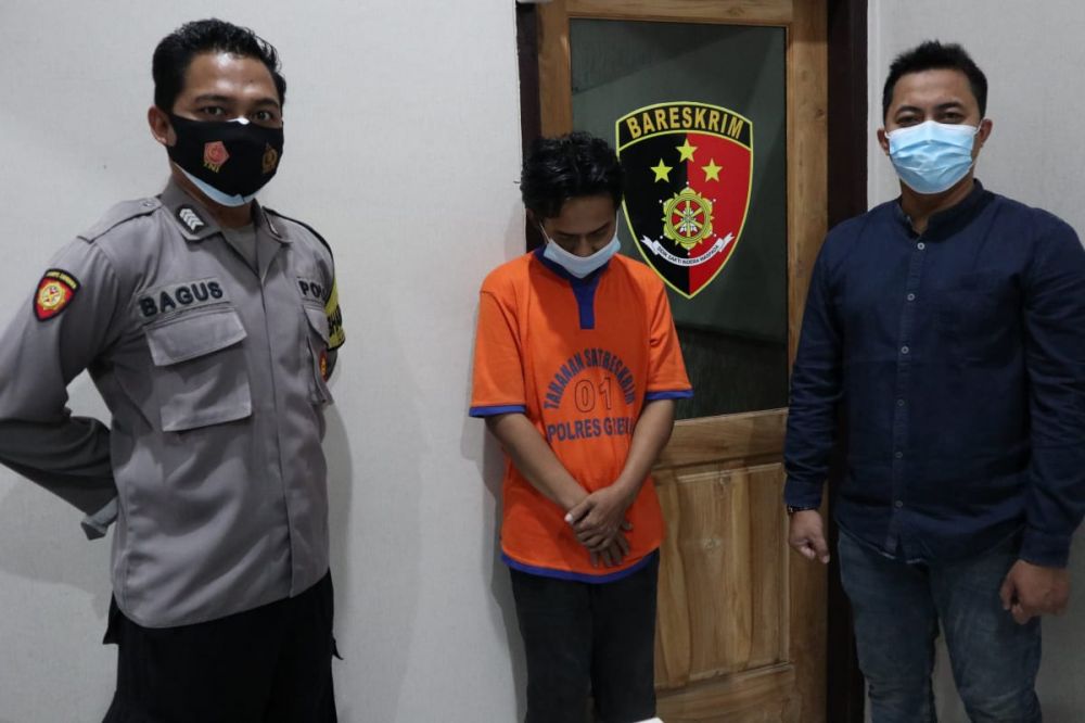 Tersangka diamankan di Polsek Manyar Gresik