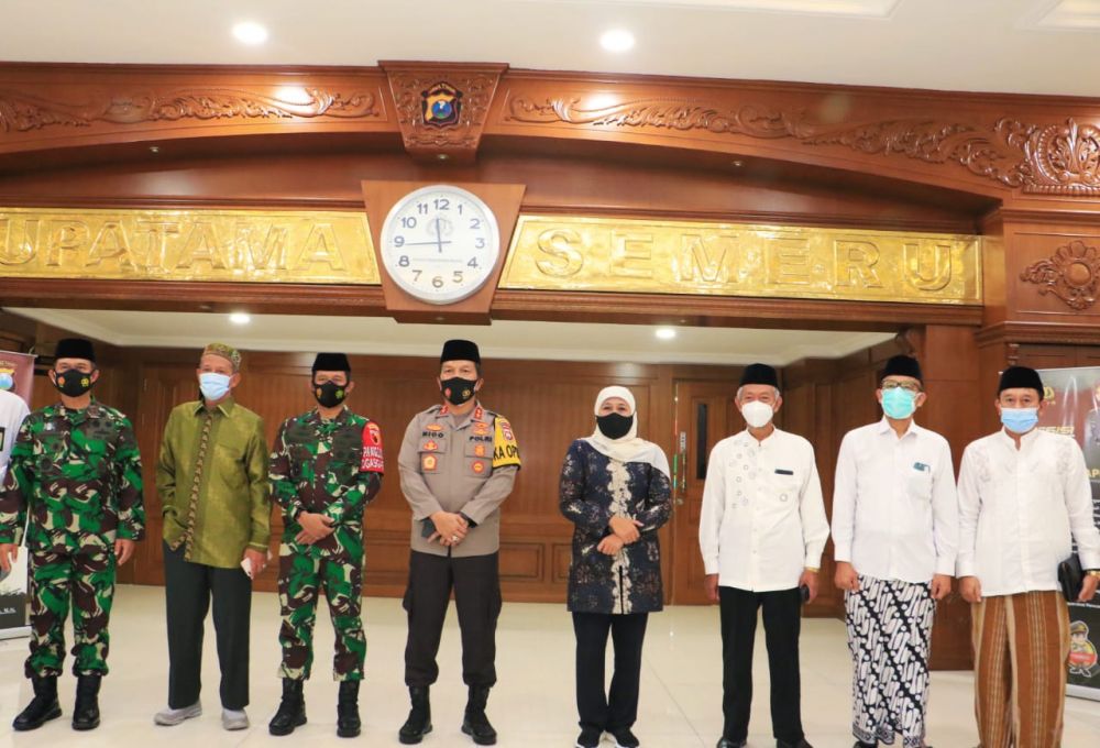 Forkopimda Jatim canangkan gerakan santri bermasker