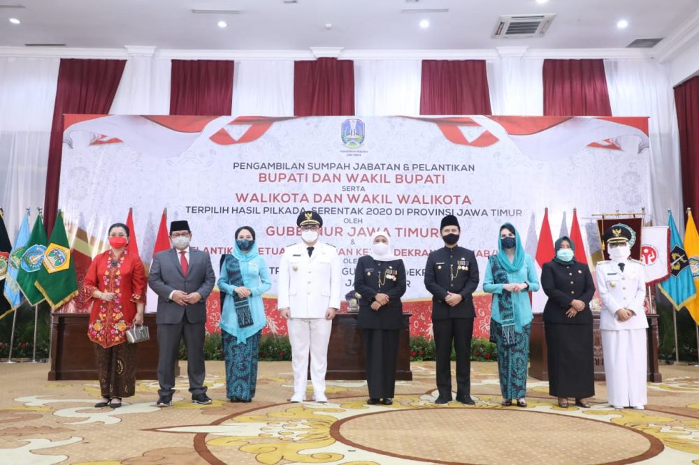 Arumi Bachsin hadiri pelantikan Bupati-Wabup dan Walikota-wakil, juga pelantikan ketua dekranasda tiap kota