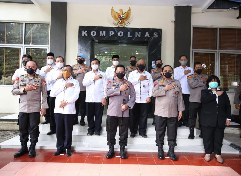 Kapolri Jenderal Listyo Sigit Prabowo bersama jajaran kompolnas