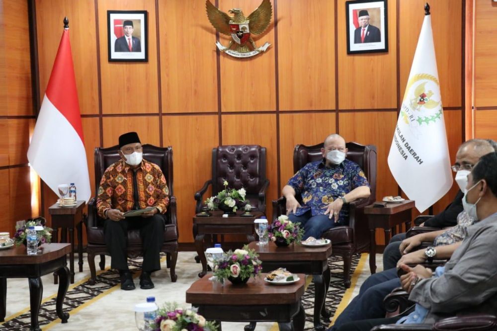 Ketua DPD RI AA LaNyalla Mahmud Mattalitti saat audiensi bersama DPP IGI di ruang Delegasi gedung Parlemen Senayan Jakarta