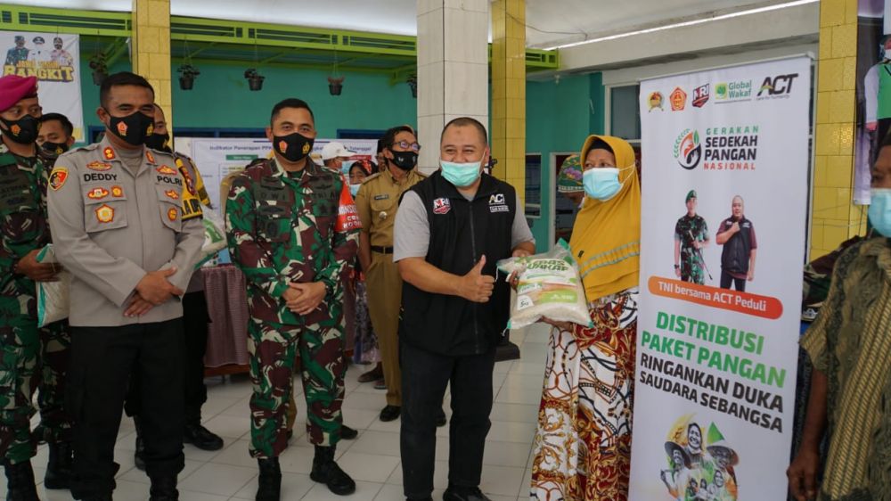 Kapolresta, Dandim 0815 dan ACT Mojokerto Baksos Tinjau PPKM Mikro