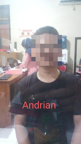 Tersangka A dan 3 tersangka lain diamankan Polres Banyuwangi 