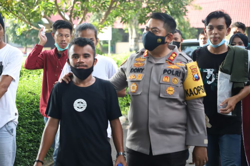 Kapolres Mojokerto AKBP Doni Alexander saat ajak keliling mahasiswa HMI di Trowulan