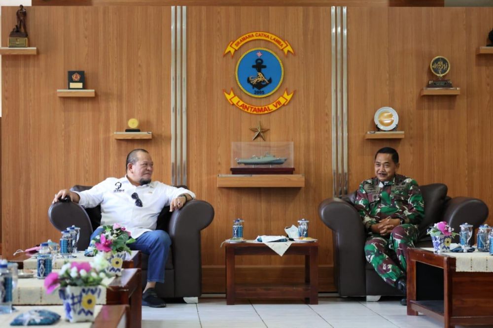 Ketua DPD RI AA LaNyalla Mahmud Mattalitti saat Silaturahim ke komando pangkalan utama TNI AL
