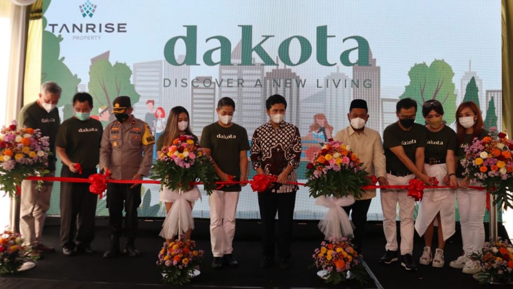 Wagub Emil Dardak resmikan hunian Dakota