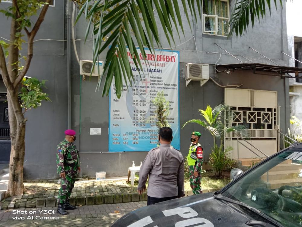 Polsek Menganti bersama anggota Koramil Menganti dan BKO marinir lakukan penjagaan di GPDI perum Puri Safira