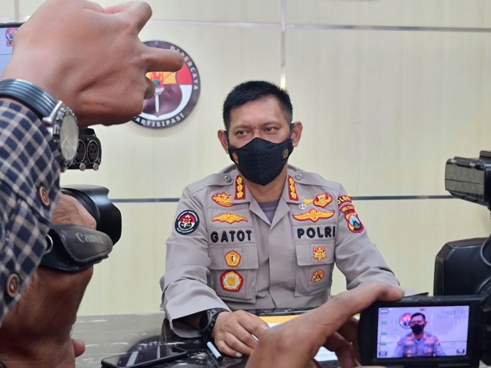 Kabid Humas Polda Jatim Kombes Pol Gatot Repli Handoko saat presscon di Mapolda Jatim