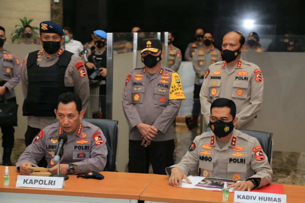 Kapolri Jenderal Listyo Sigit Prabowo saat berikan keterangan terkait kasus teror bom bunuh diri di Mabes Polri