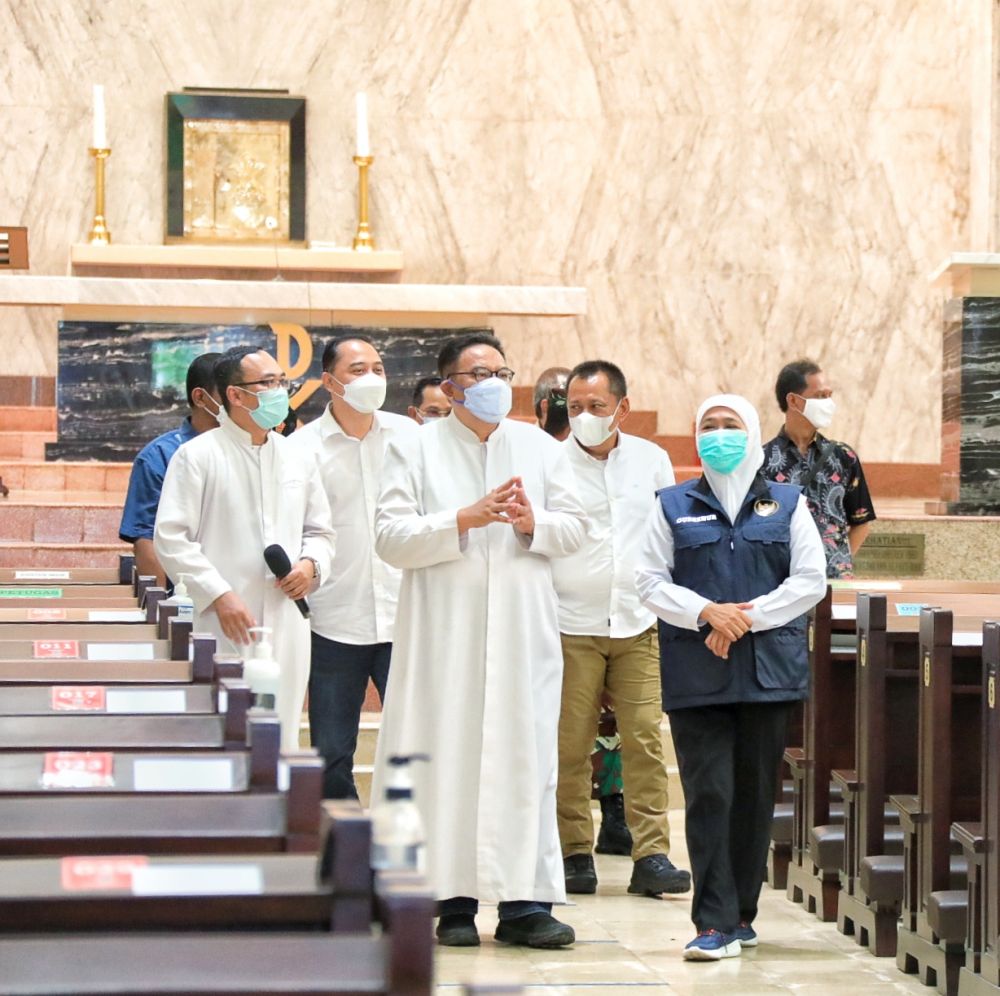 Pastikan perayaan paskah berjalan aman dan kondusif, Gubernur Khofifah dan Forkopimda Jatim tinjau gereja katedral di Surabaya dan Malang