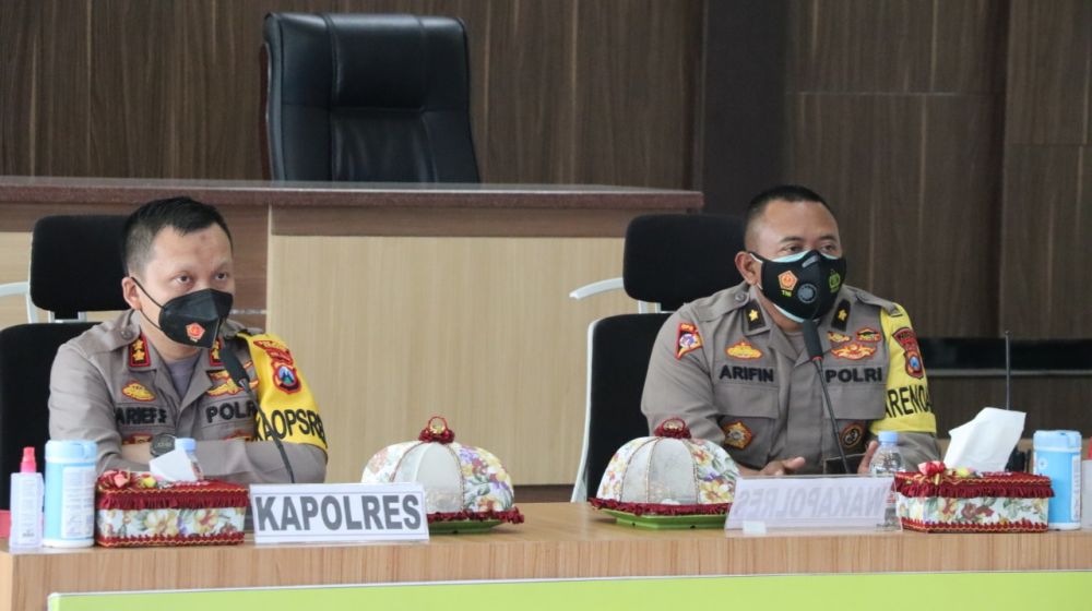 Kapolres Gresik AKBP Arief Fitrianto saat giat Anev di Mapolres Gresik