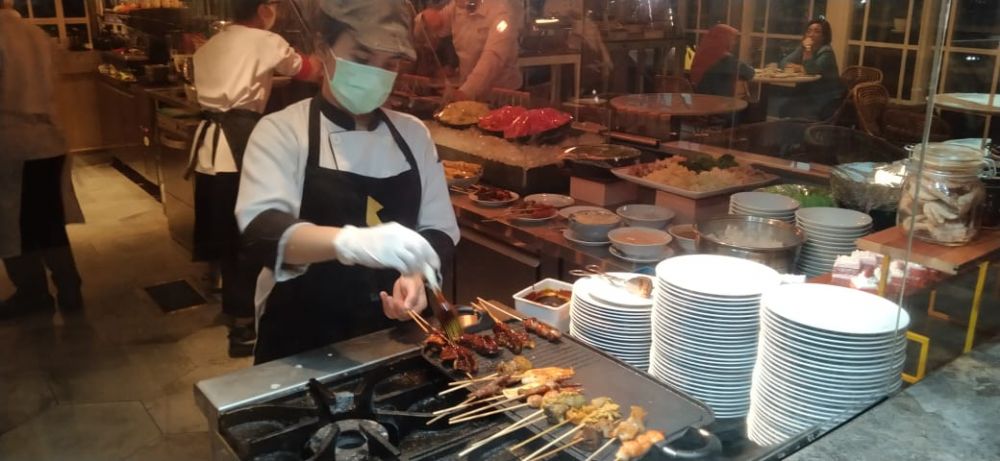 Sajian Street Food Kampi Hotel Surabaya