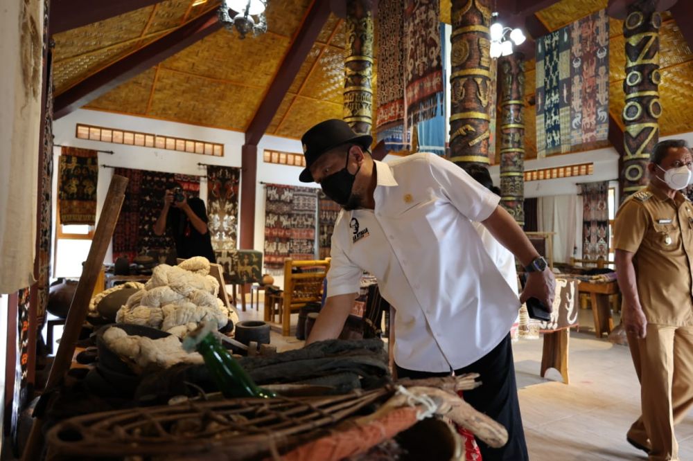 Ketua DPD RI saat kunjungi lembaga studi dan pelestarian budaya Sumba serta musium tenun di Sumba Barat Daya NTT