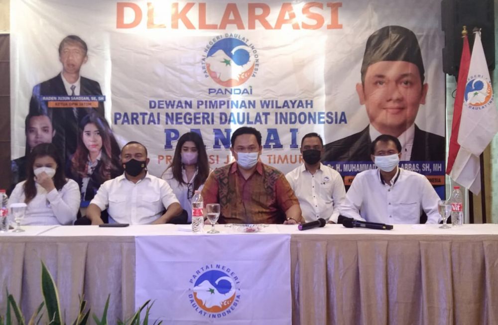 Ketua umum Partai Negeri Daulat Indonesia Dr. H. Muhammad Farhat Abbas SH, MH bersama DPW Jatim di Grand Darmo Suite Hotel Surabaya