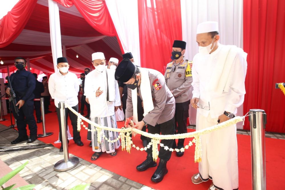 Kapolri Jenderal Listyo Sigit Prabowo saat meresmikan Ponpes Tajul Falah Banten