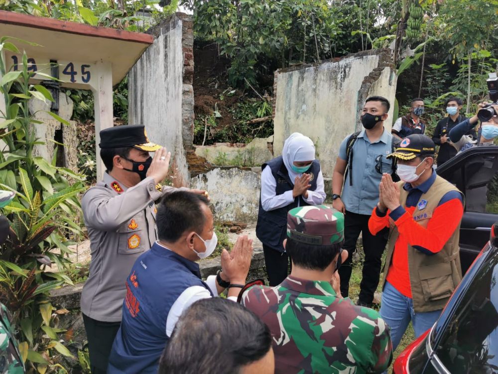 Forkopimda Jatim tinjau langsung ke lokasi gempa bumi di Kabupaten Malang dan dirikan posko gempa juga dapur lapangan