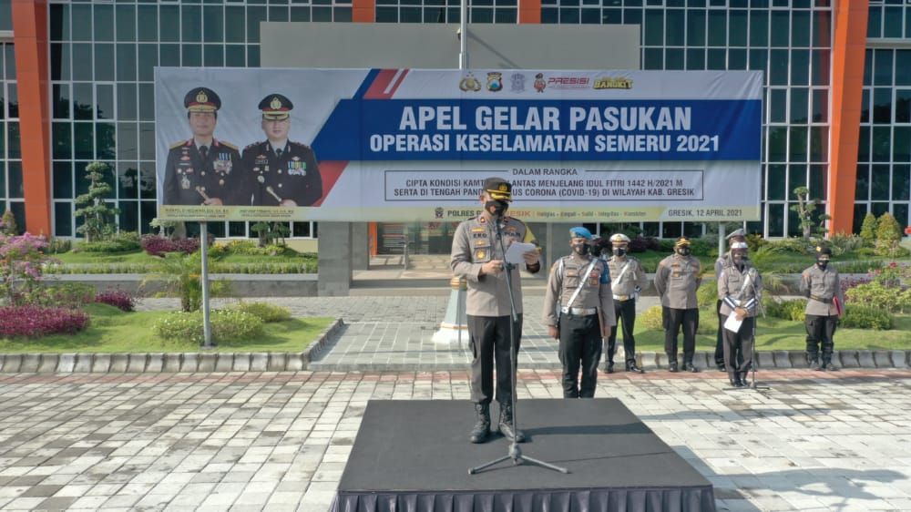 Wakapolres Gresik Kompol Eko Iskandar saat membuka apel pasukan jelang lebaran Idul Fitri