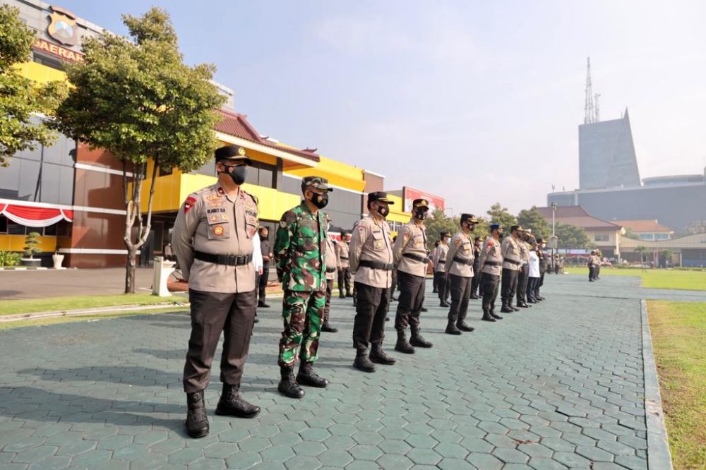 Apel gabungan pengamanan ramadhan dan lebaran Idul Fitri 2021 di Mako Polda Jatim