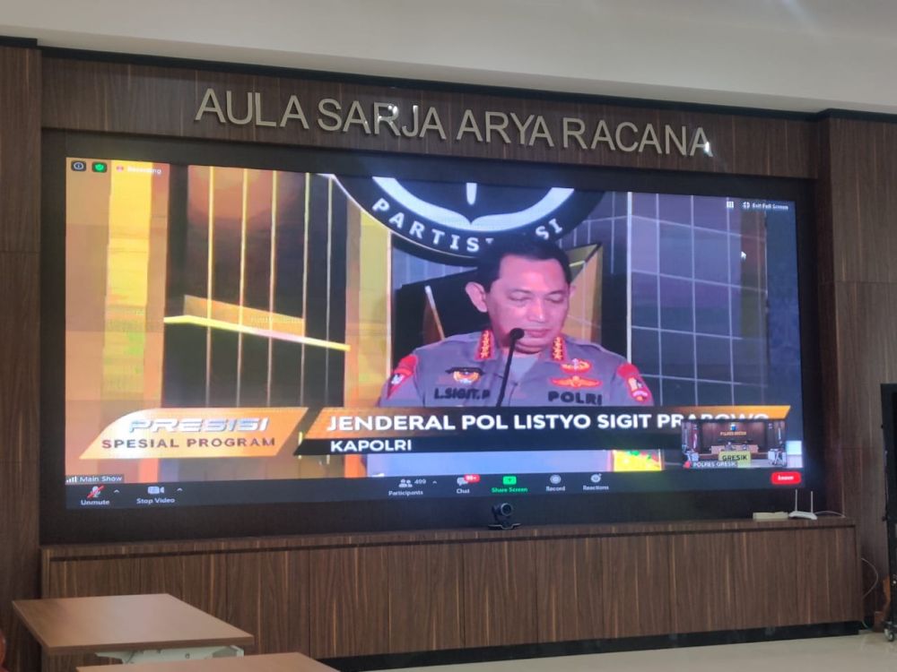 Polres Gresik mengikuti launching Polri TV dan Radio secara virtual