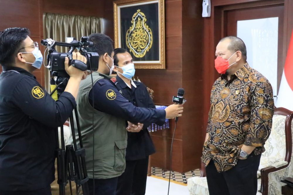 Ketua DPD RI AA LaNyalla Mahmud Mattalitti saat presscon dengan media