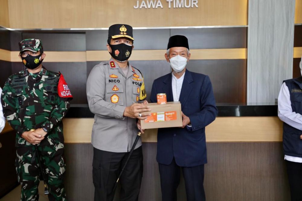 Kapolda Jatim Irjen Pol Dr Nico Afinta bersama pimpinan wilayah Muhammadiyah Jatim
