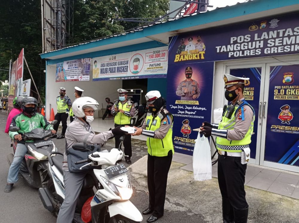 Berbuat Baik Tiada Henti, Polres Gresik Berbagi