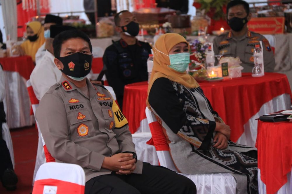 Kapolda Jatim Irjen Pol Dr Nico Afinta saat menghadiri bansos bencana gempa di Malang