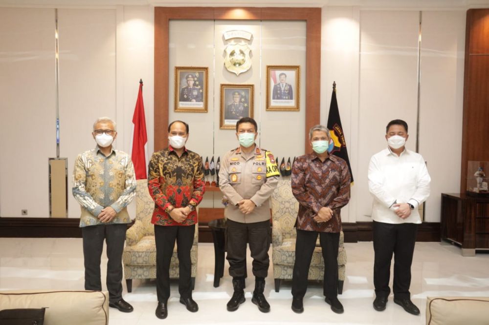 Kapolda Jatim Irjen Pol Dr Nico Afinta saat menerima audiensi dengan PT Semen Indonesia