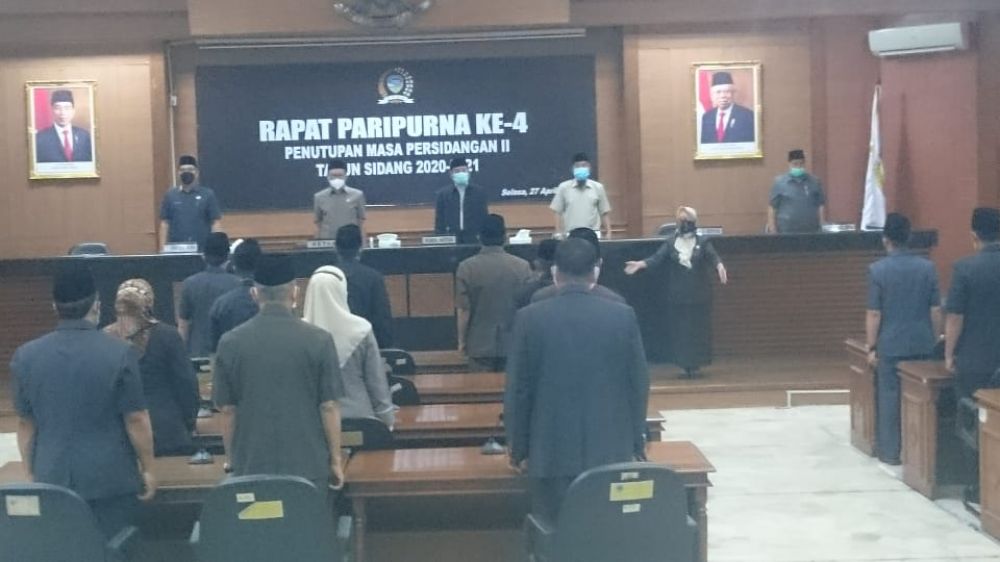 Detik-detik menyanyikan lagu Indonesia Raya