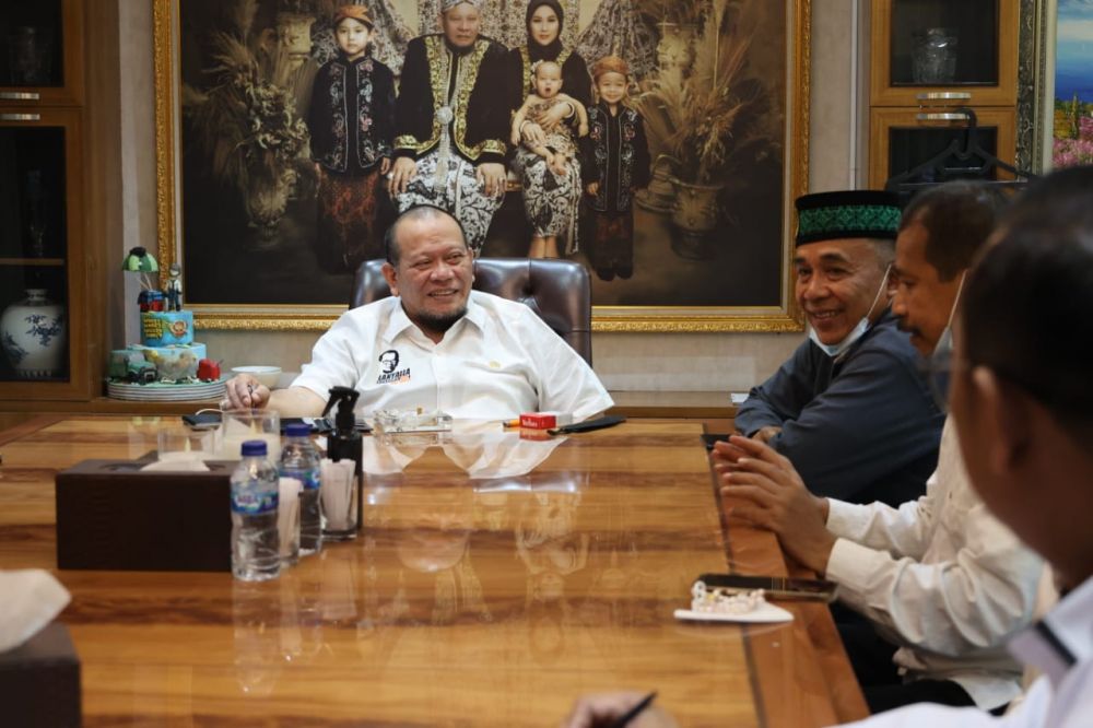 Ketua DPD RI AA LaNyalla Mahmud Mattalitti terima kunjungan APDESI