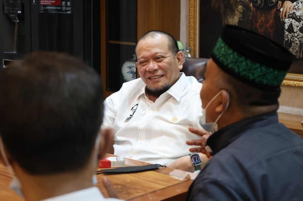 Ketua DPD RI AA LaNyalla Mahmud Mattalitti saat bertemu APDESI