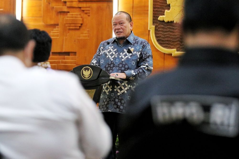 Ketua DPD RI AA LaNyalla Mahmud Mattalitti beri sambutan di gedung Negara Grahadi Surabaya