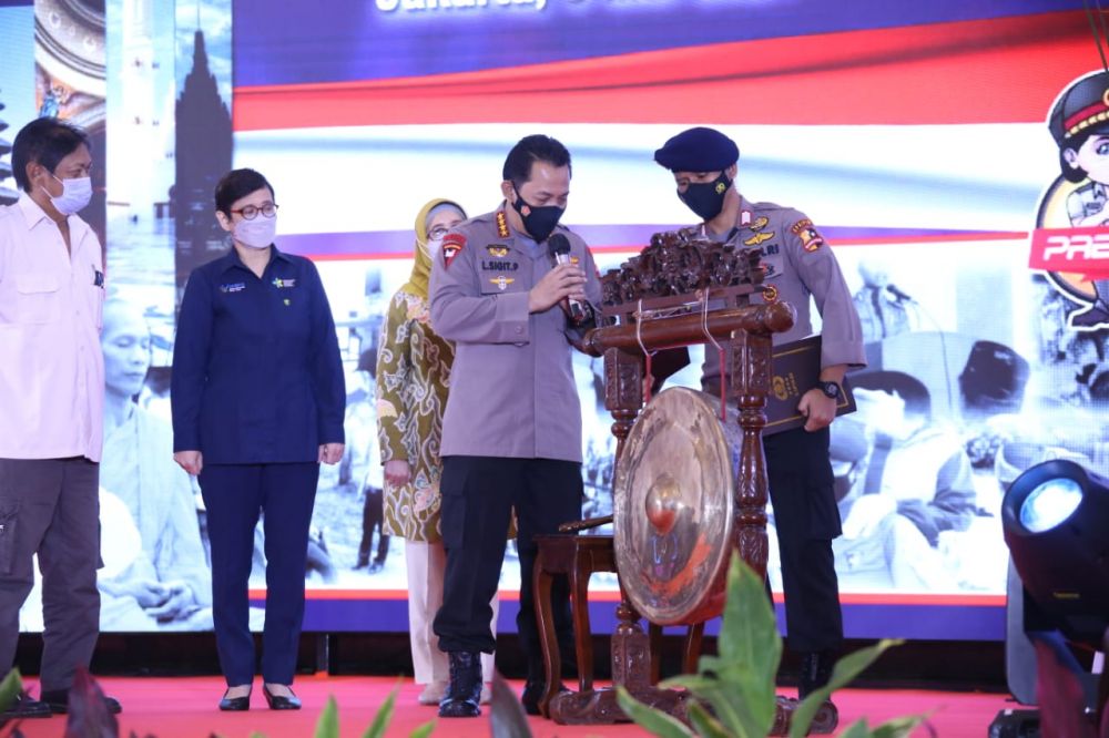 Kapolri Jenderal Listyo Sigit Prabowo saat Launching aplikasi BOS ( Binmas Online System )