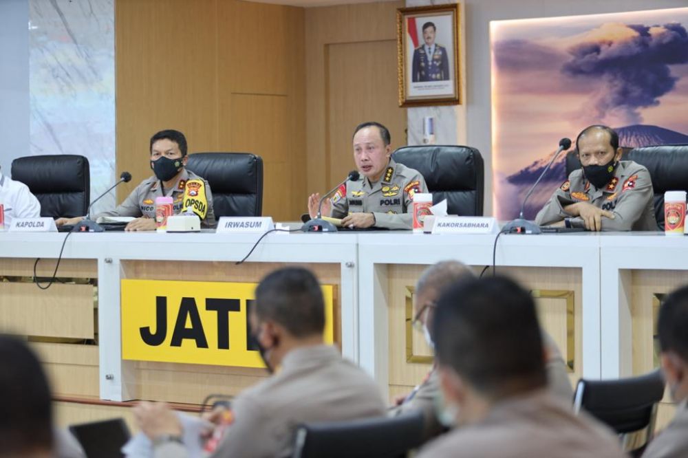 Komjen Pol Drs. Agung Budi Maryoto saat hadir di Mapolda Jatim