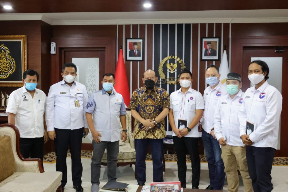 Ketua DPD RI saat menerima audiensi pengurus DPP Pemuda Perindo di ruang kerjanya di komplek parlemen Senayan Jakarta