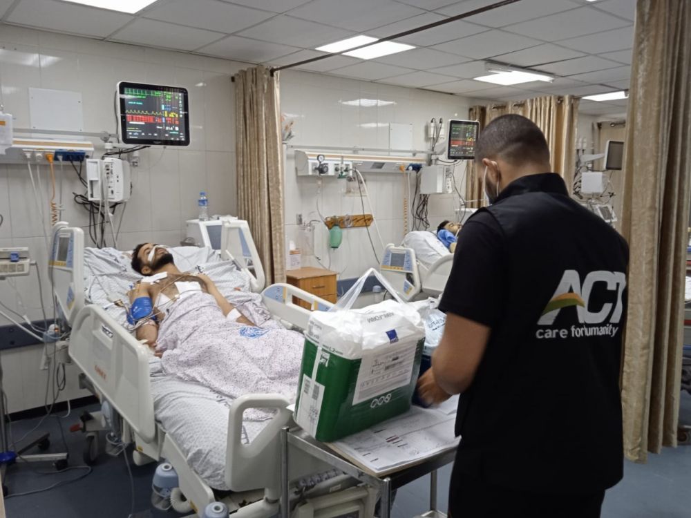 Korban penembakan pesawat udara Gaza yang dirawat pihak ACT