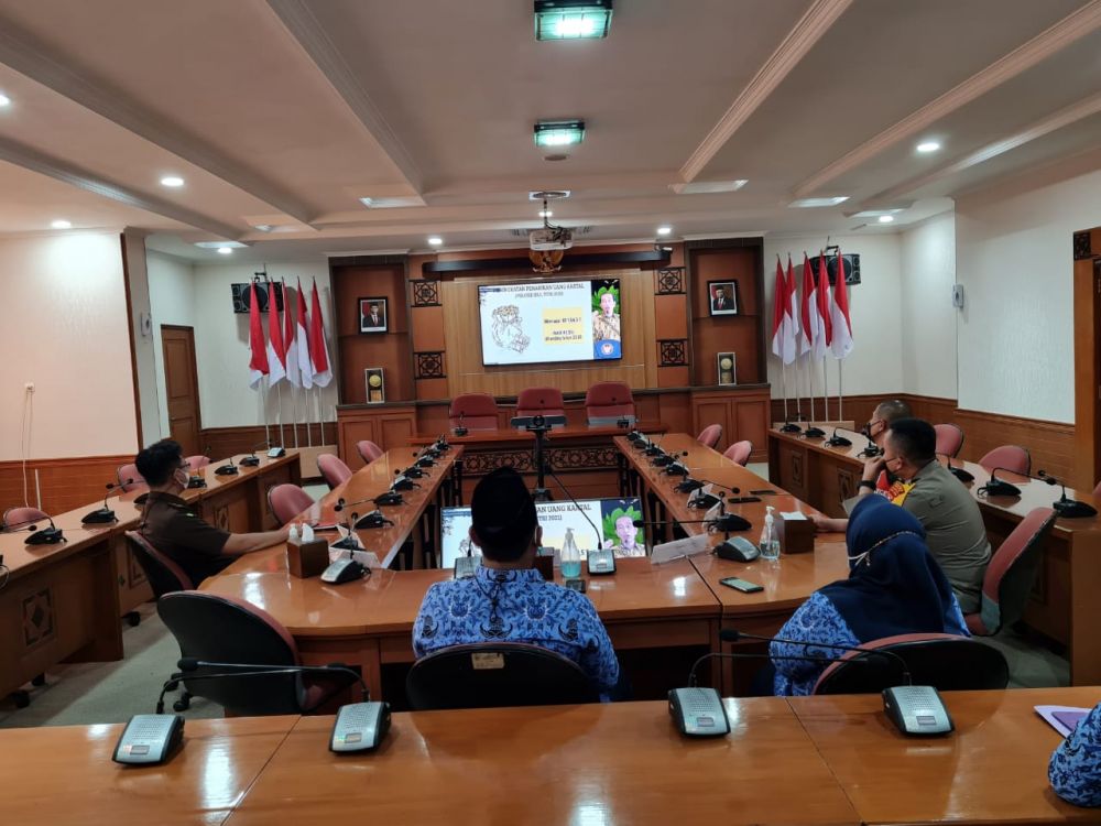Kapolres Gresik AKBP Arief Fitrianto ikuti zoom meeting virtual dengan Presiden RI
