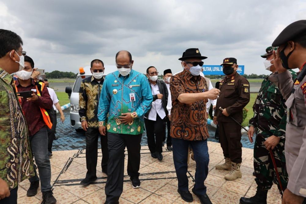 Ketua DPD beserta rombongan disambut Pj. Gubernur Kalsel Safrizal beserta Forkopimda dan senator asal Kalsel