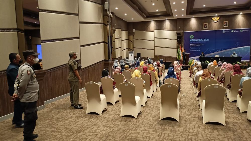 Tiga pilar terus kawal Prokes cegah penyebaran Covid-19, SMK Nuriz yang gelar wisuda di jaga ketat satgas Covid-19