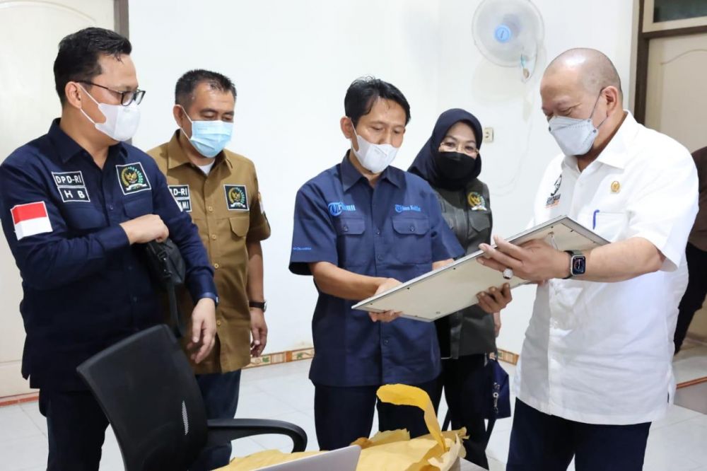 Ketua DPD RI bersama sejumlah senator dan Wagub Kalut, Yansen Tipa Padan saat mengunjungi kantor redaksi Tribun Kaltara di Tanjung Selor Kabupaten Bulungan