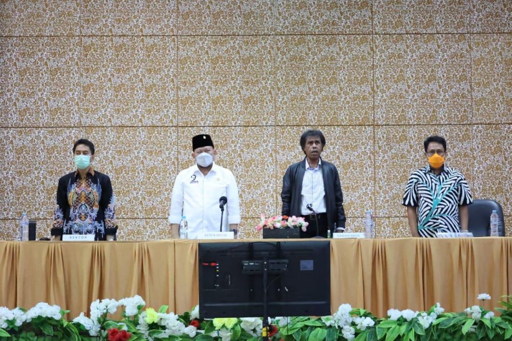 Ketua DPD RI saat mengisi kuliah umum di universitas Islam Negeri Alauddin, dengan tema amandemen kelima: sebagai momentum koreksi perjalanan bangsa
