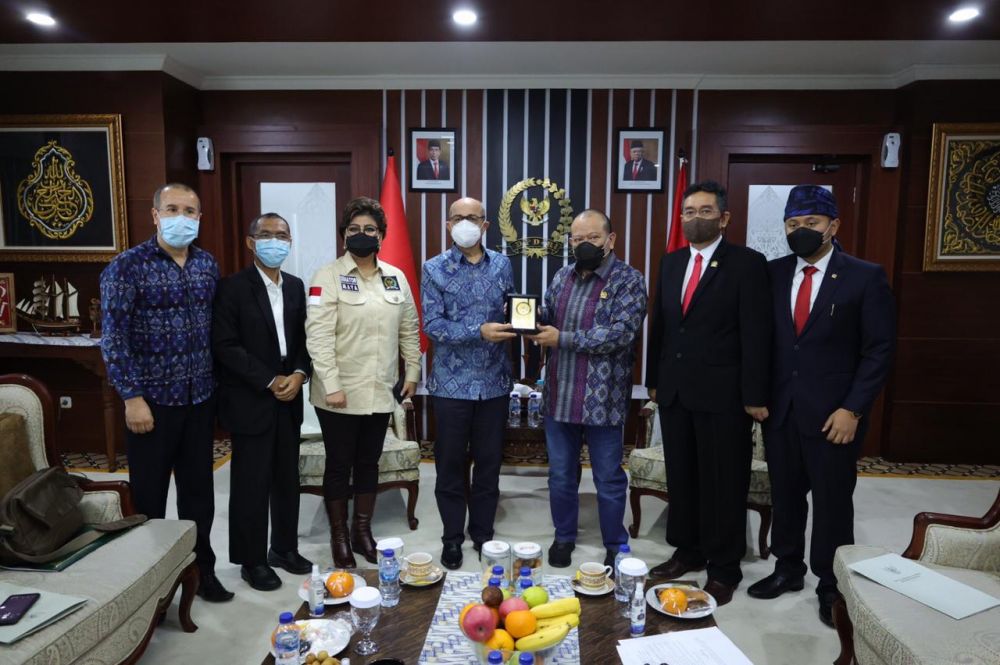 Ketua DPD RI saat menerima kunjungan Duta Besar Kerajaan Maroko untuk Indonesia, Ouadia Benabdellah di kantor DPD Senayan Jakarta
