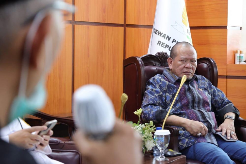 Ketua DPD RI saat menerima kunjungan perkumpulan Paricara Usada Indonesia, di Gedung Nusantara lll Komplek parlemen Jakarta