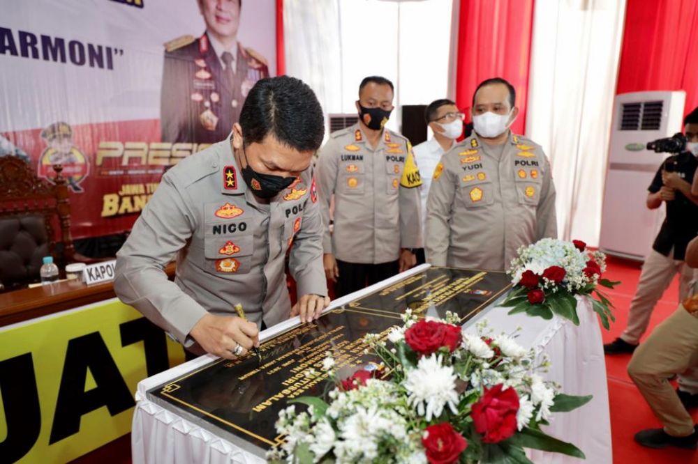Kapolda Jatim Irjen Pol Dr Nico Afinta saat meresmikan perumahan PNPP di Kediri